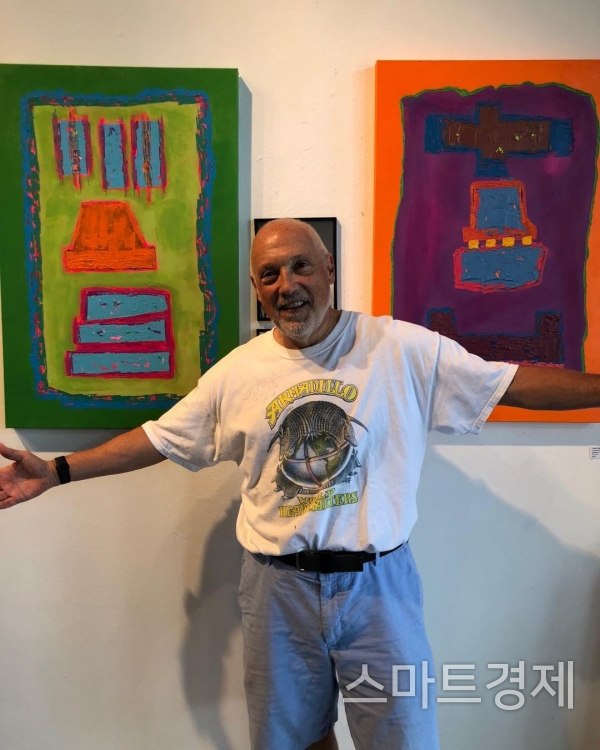 방탄소년단 뷔, 마크 도미너스(좌측부터) / 사진=스마트경제DB·마크 도미너스 인스타그램