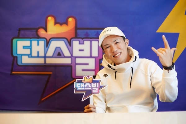 컴투스가 개발한 '댄스빌'로 작곡하는 오땡큐. 사진=컴투스