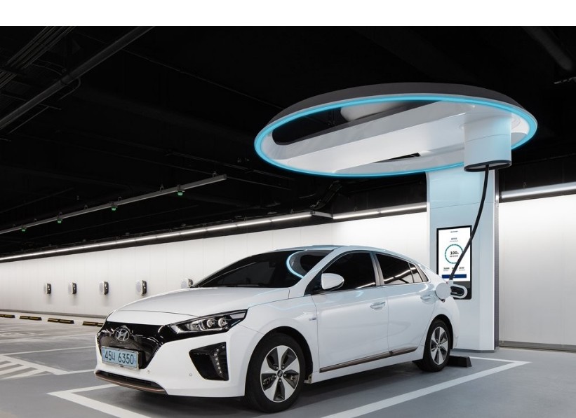 현대 모터스튜디오 고양에 설치된 '하이차저' 모습. 현대차와 전기차 충전전문업체 대영채비가 공동개발한 초고속 충전설비다. 사진=현대자동차.