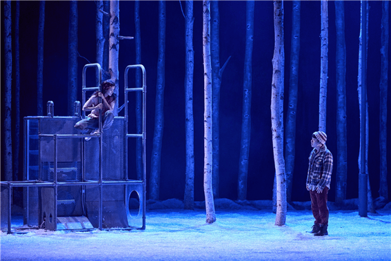 연극 ‘렛미인’(잭 손 각색, 존 티파니 연출, 스티븐 호겟 안무, 황석희 번역, 2025.07.03~08.16, 국립극장 해오름극장) . 사진=신시컴퍼니 