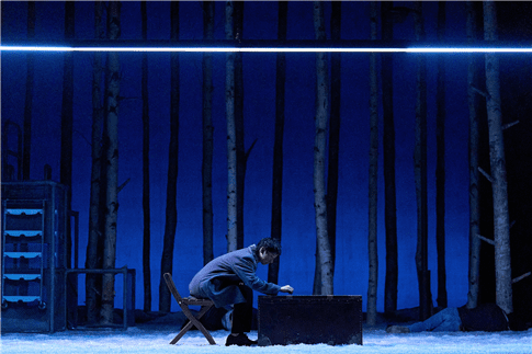 연극 ‘렛미인’(잭 손 각색, 존 티파니 연출, 스티븐 호겟 안무, 황석희 번역, 2025.07.03~08.16, 국립극장 해오름극장) . 사진=신시컴퍼니 