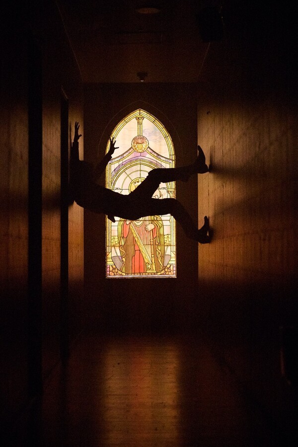 서울 공연인 ‘슬립 노 모어 서울(Sleep No More Seoul)’은 폐관한 대한극장을 리모델링해 진행됐다. 일명 매키탄 호텔(The Mckithan Hotel)이다. 사진=펀치드렁크.