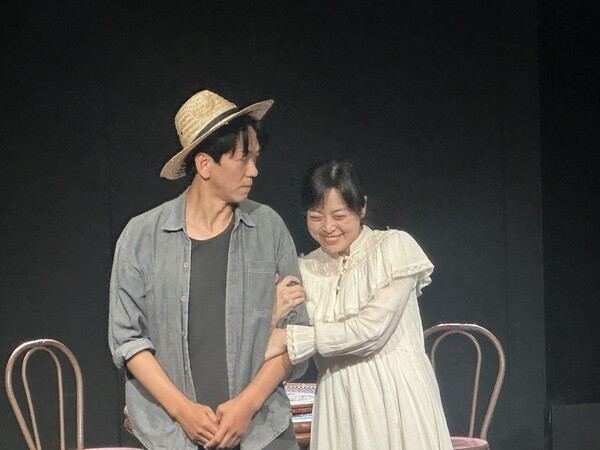 2인극(제25회 월드 2인극 페스티벌, 조직위원장 김진만) ‘하지의 밤’(작 오가와 미레이, 극단 비상, 김정근 연출, 예술공간 혜화)은 일본 희곡이다. 사진=극단 비상.