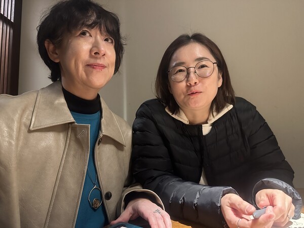 오가와 미레이(왼쪽) 희곡작가와 박순주 번역작가. 사진=김건표 교수.