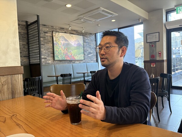 김현규 연출은 '혜영에게'를 희곡으로 쓰게 된 계기가 TV '동물농장'을 통해 받아들인 감정을 그대로 표현하고 있었다. 사진=김건표 교수.