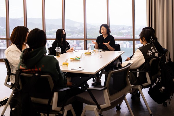 "일방적 설교는 가라"...배화여대, 무릎 맞댄 '소그룹 채플'로 청년 전도... - 뉴스 썸네일 이미지