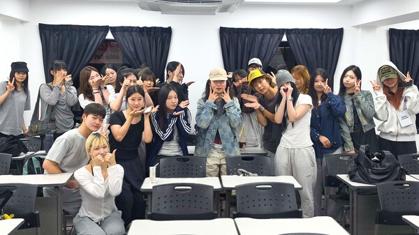 정화예대 "뉴진스 춤선이 여기서 나왔다"... 대학로 들썩이게 한 'K-POP 안... - 뉴스 썸네일 이미지